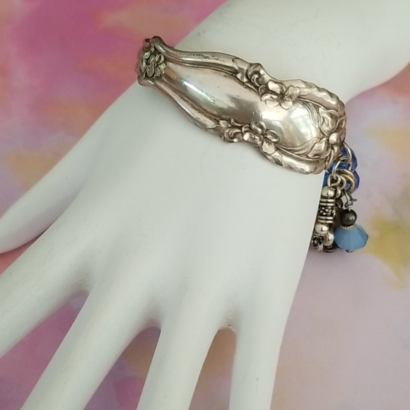 Hand Crafted Repurposed Vintage Spoon Handle Assemblage Charm Bracelet NWT - Picture 13 of 16